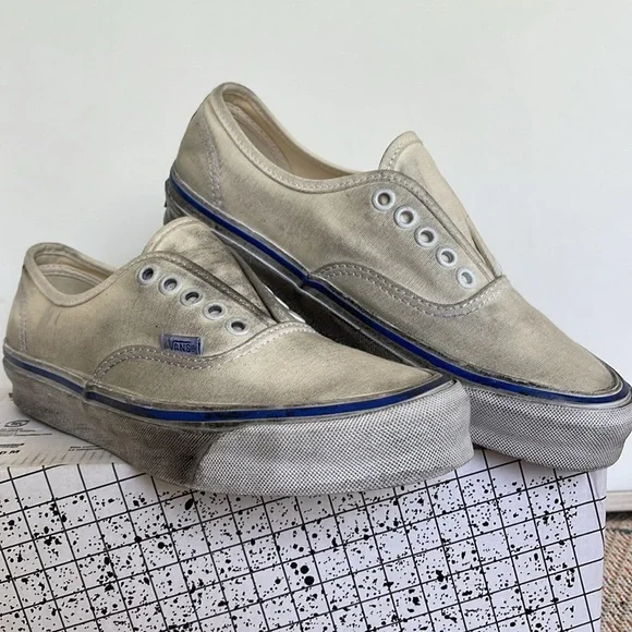 Vans WMNS 0g Authentic L
Stressed Classic White
VN0A5FBD2VZ
Sneakers - Picture 4 of 16